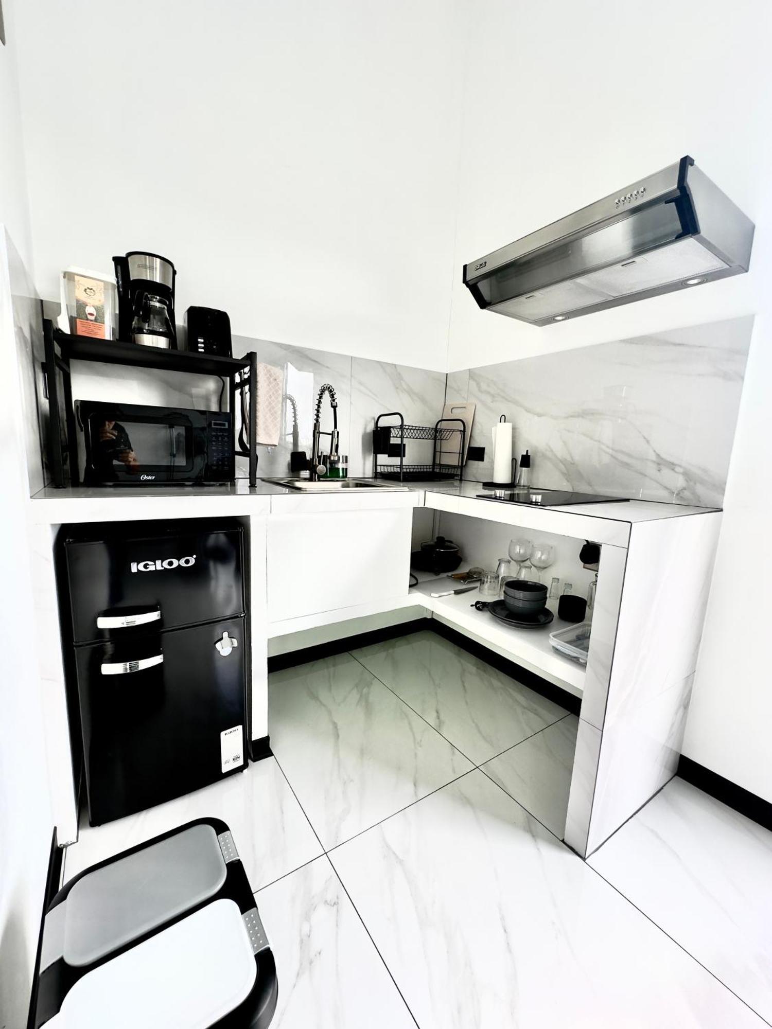 Black & White Apartments Monteverde 외부 사진
