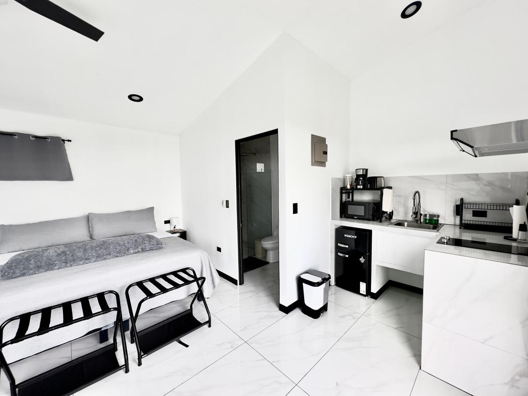 Black & White Apartments Monteverde 외부 사진